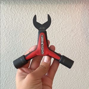 Roller Skate ⛸ Tools 🛠 and Wide Set Trucks💛